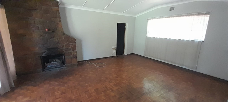 To Let 3 Bedroom Property for Rent in Flamwood North West